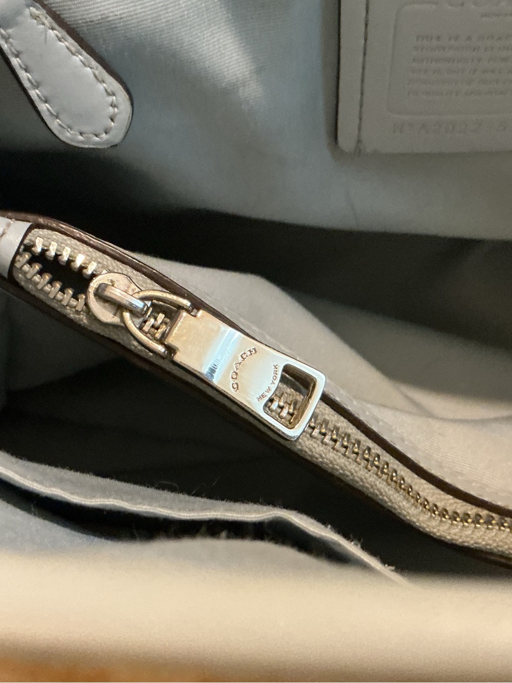 Coach Signature Drawstring Carryall Tote Khaki Powder Blue Leather Authenticated - Picture 7 of 13